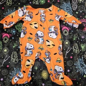 Peanuts Snoopy Onesie, Halloween theme, Newborn